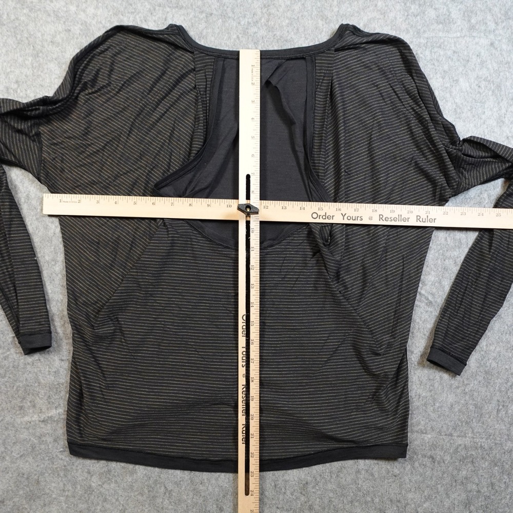 Lululemon Top Womens M/L? Crew Neck Long Sleeve Black Reversible Long Sleeve - Picture 3 of 9